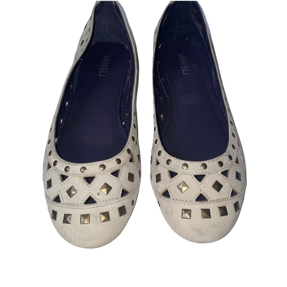 Vaneli criss cross leather ballet studded flats SZ 8.5 cream colored studded - Picture 2 of 7